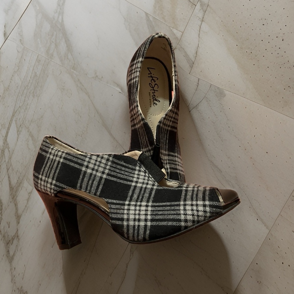 NWT LifeStride Carla Bootie